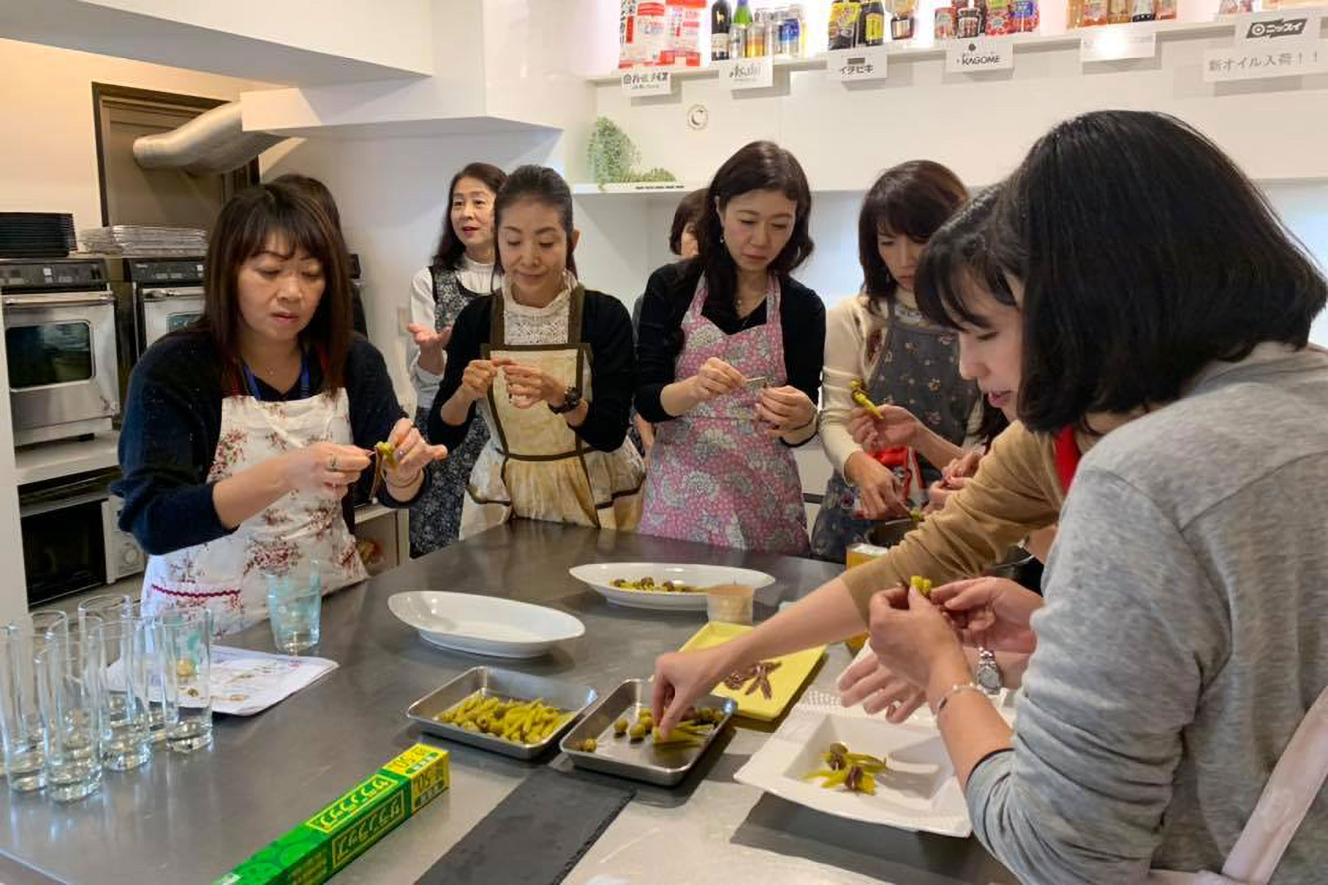 Charla de cultura culinaria vasca y española y Taller participativo con los productos vascos en Nagoya.